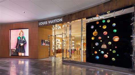 louis vuitton garden state plaza